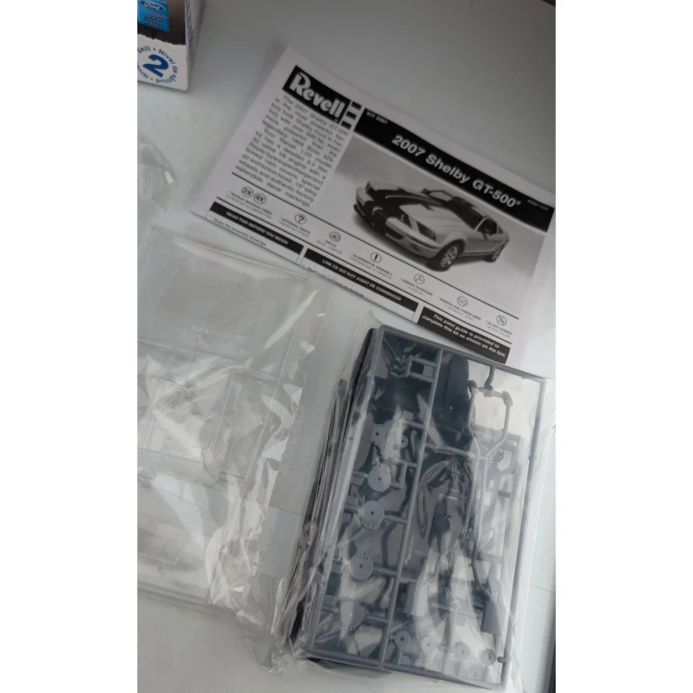 Revell 85-2097 '07 Shelby GT500 1:25 Streetburner Model Kit Open Box